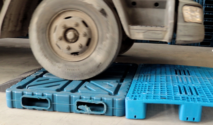 找湖北吹塑托盤廠家?益樂以質取勝