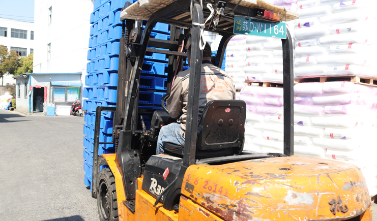 塑料托盤優(yōu)勢(shì)讓企業(yè)頗為收益,快來(lái)看看吧~