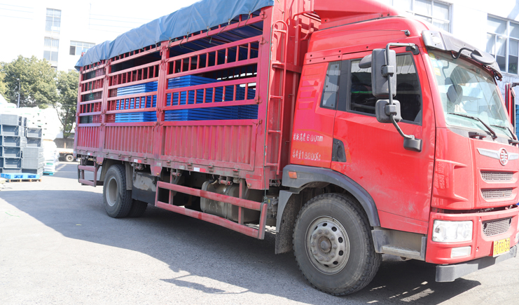 塑料托盤(pán)生產(chǎn)廠家哪家好？五大關(guān)鍵點(diǎn)要注意