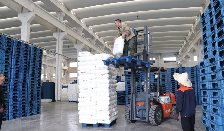 復(fù)聯(lián)4的英雄們維護(hù)宇宙和平，塑料托盤守護(hù)您