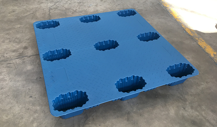 是吹塑托盤提不動刀了嗎？還是小哥你太飄了？